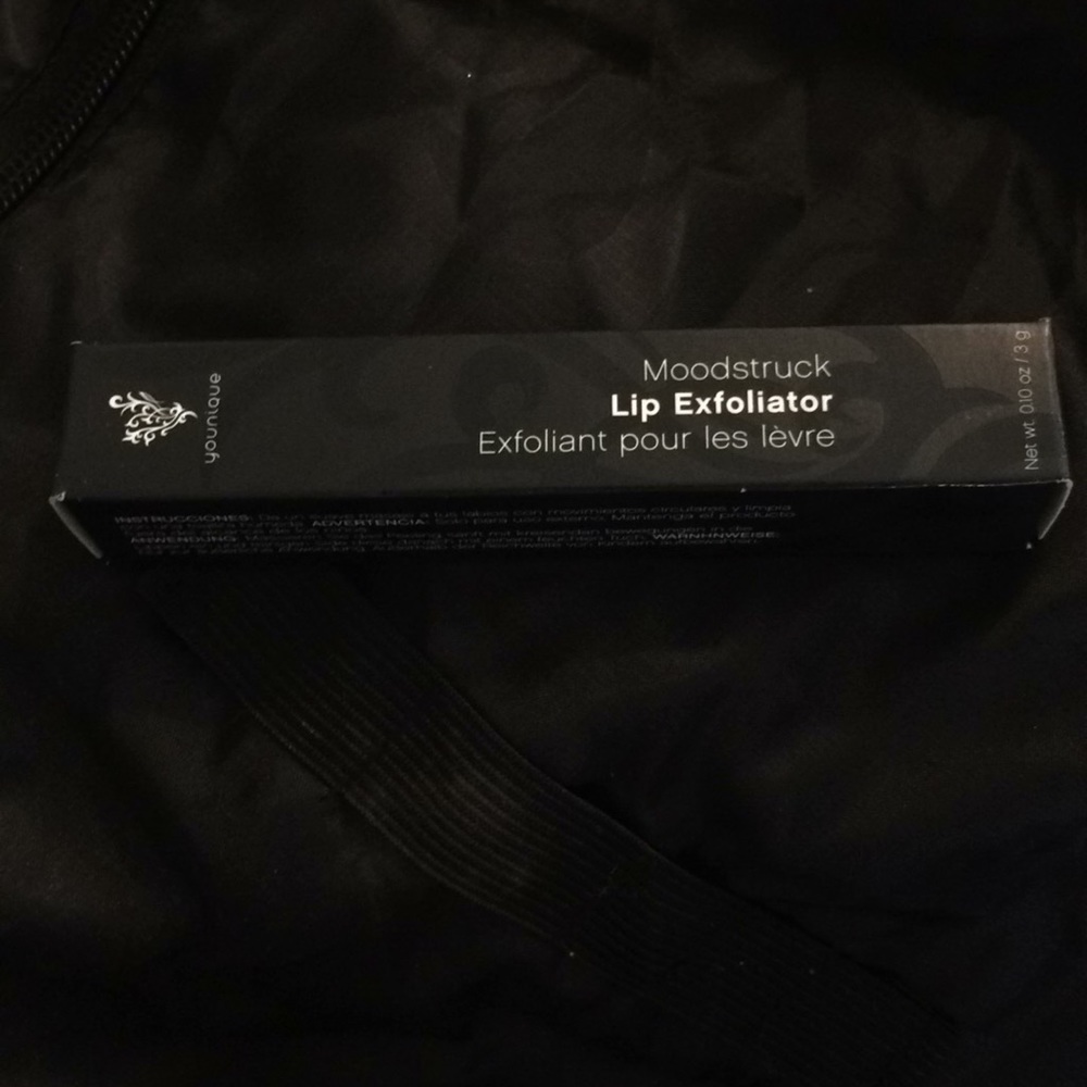 HP Younique Lip Exfoliator BNIB